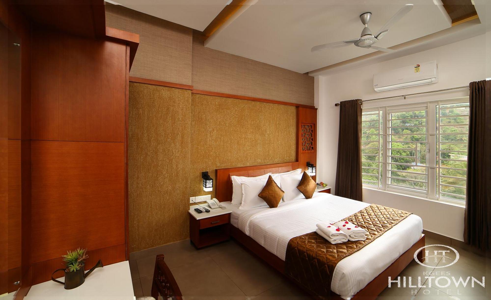 Kgees - Hill Town Hotel Kattappana ภายนอก รูปภาพ
