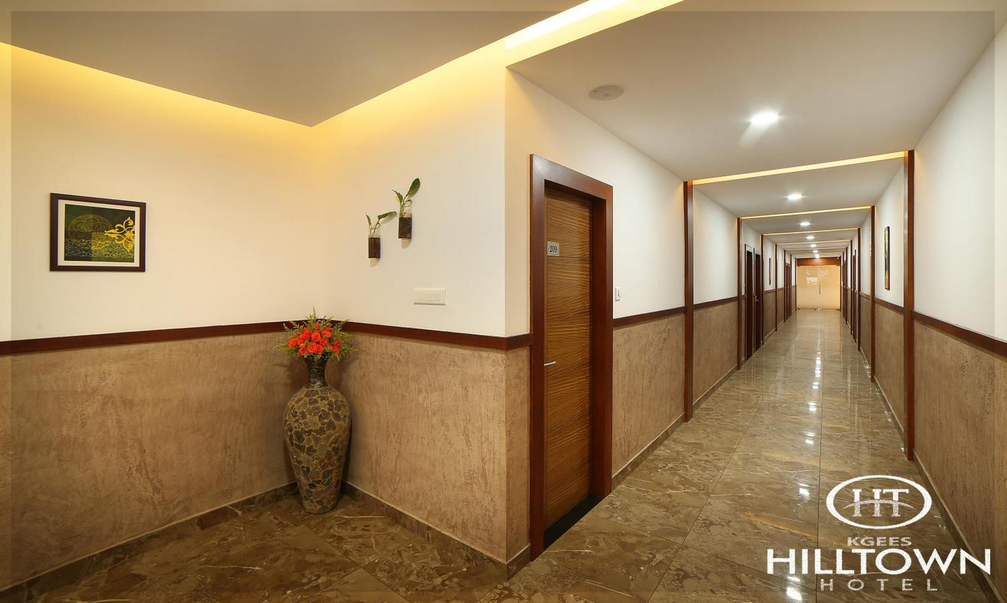 Kgees - Hill Town Hotel Kattappana ภายนอก รูปภาพ
