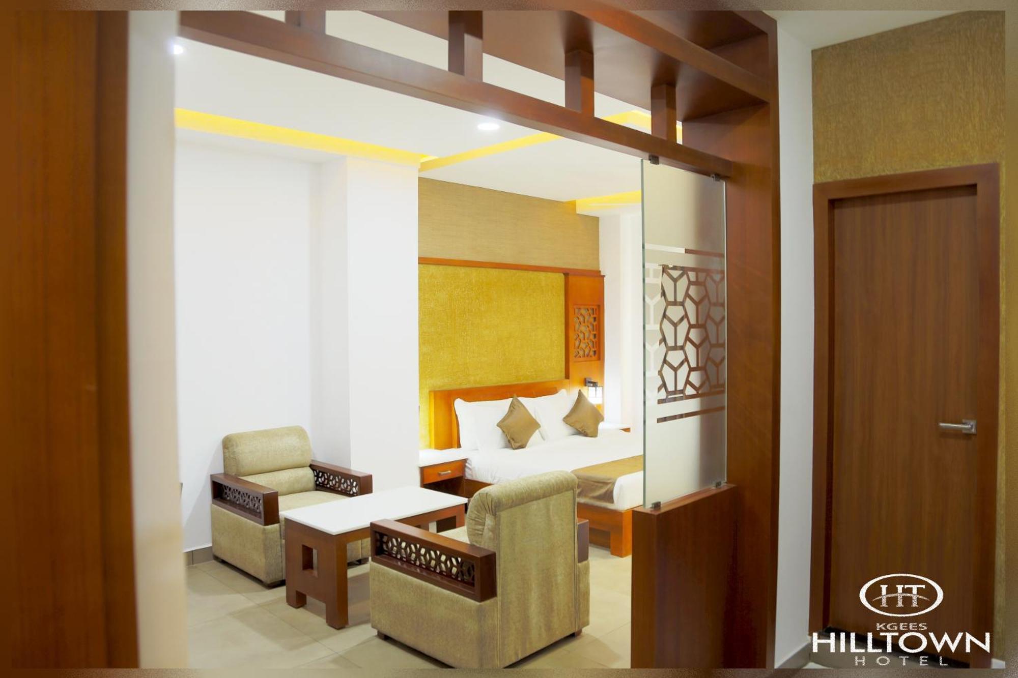 Kgees - Hill Town Hotel Kattappana ภายนอก รูปภาพ