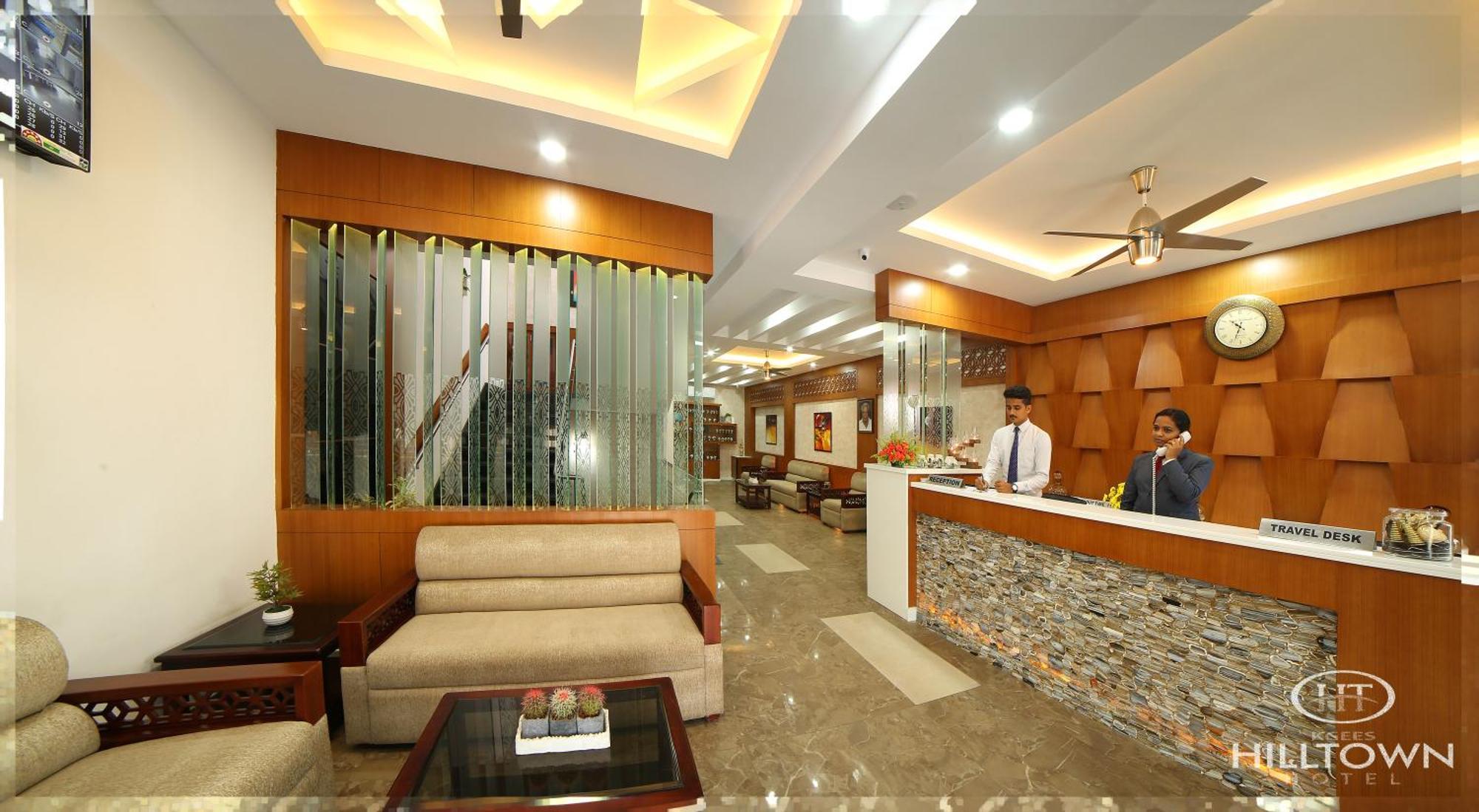 Kgees - Hill Town Hotel Kattappana ภายนอก รูปภาพ