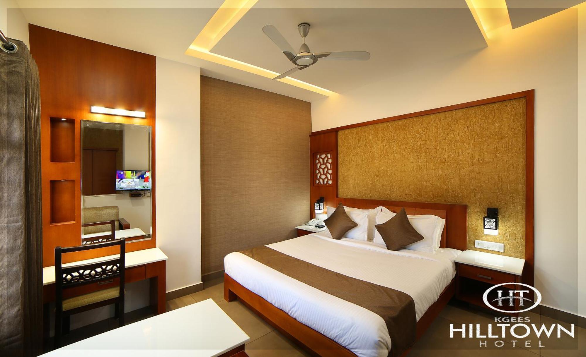 Kgees - Hill Town Hotel Kattappana ภายนอก รูปภาพ