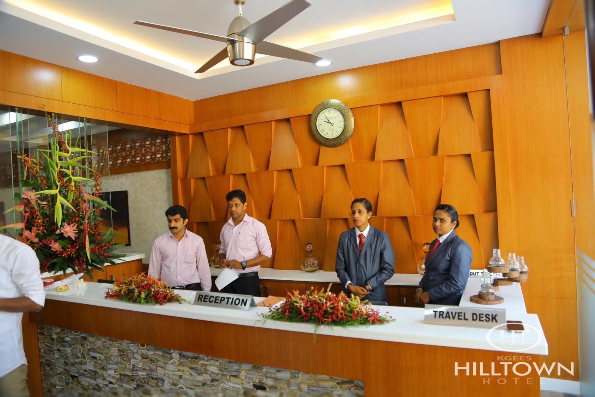 Kgees - Hill Town Hotel Kattappana ภายนอก รูปภาพ