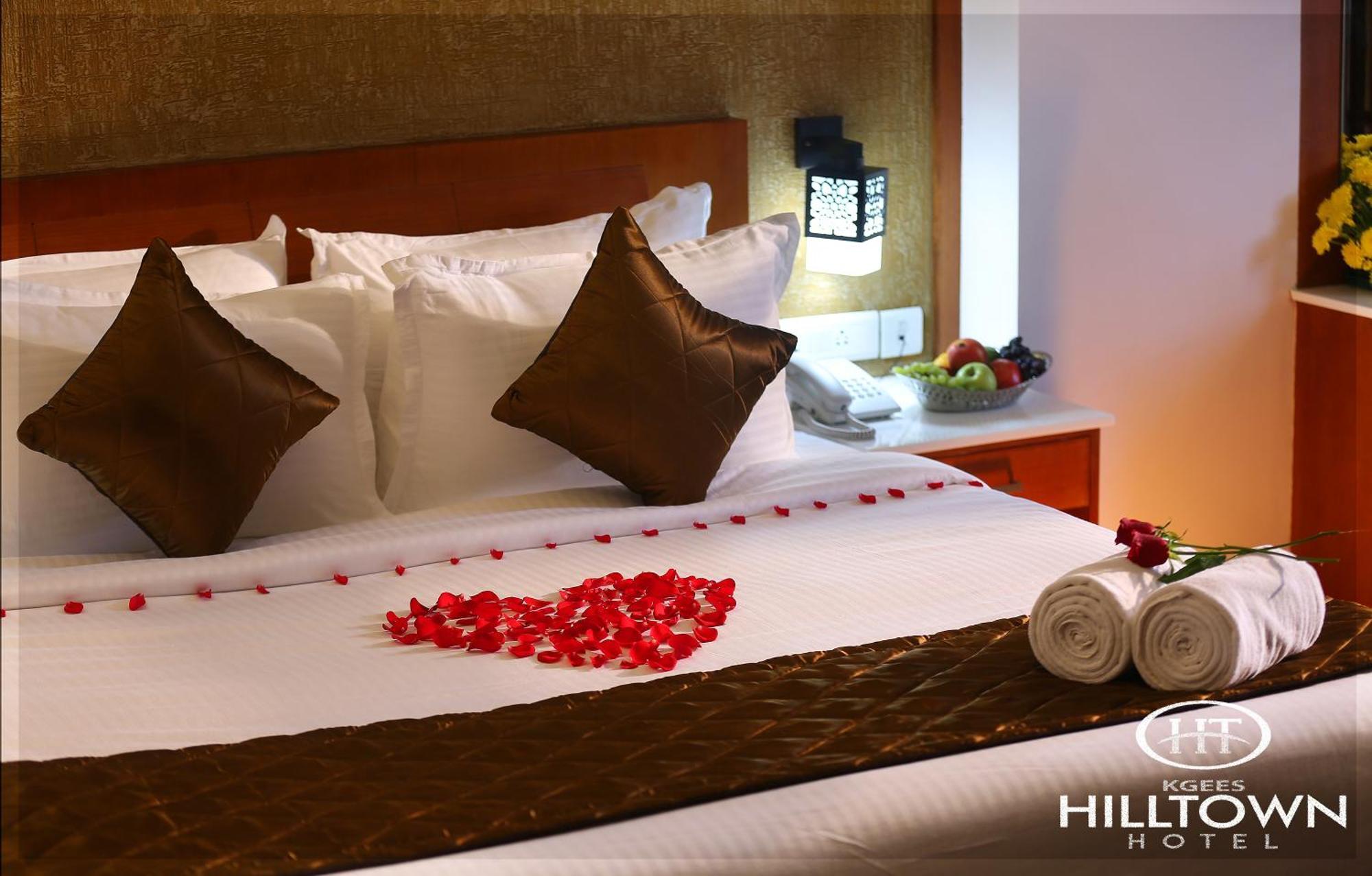 Kgees - Hill Town Hotel Kattappana ภายนอก รูปภาพ