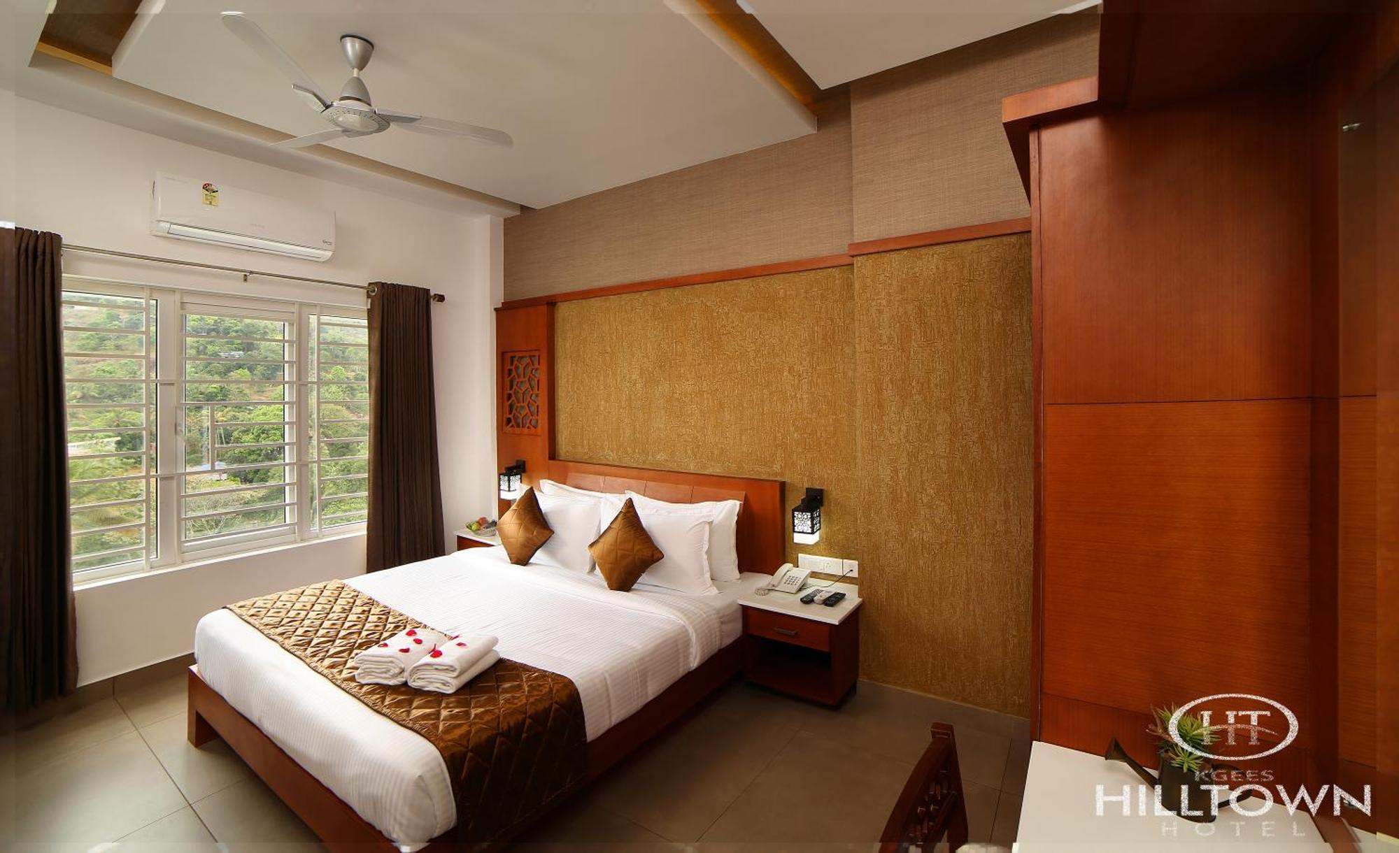 Kgees - Hill Town Hotel Kattappana ภายนอก รูปภาพ